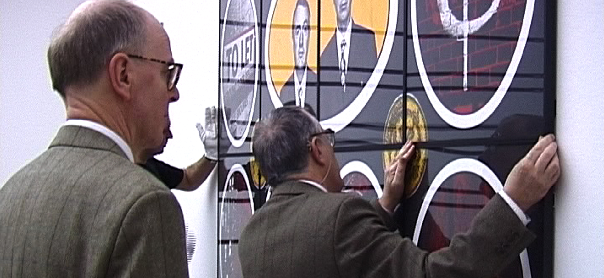 Helke Bayrle, Filmstill, Gilbert & George, Ausstellung "Nine Dark Pictures", Portikus 2002, Copyright the artist