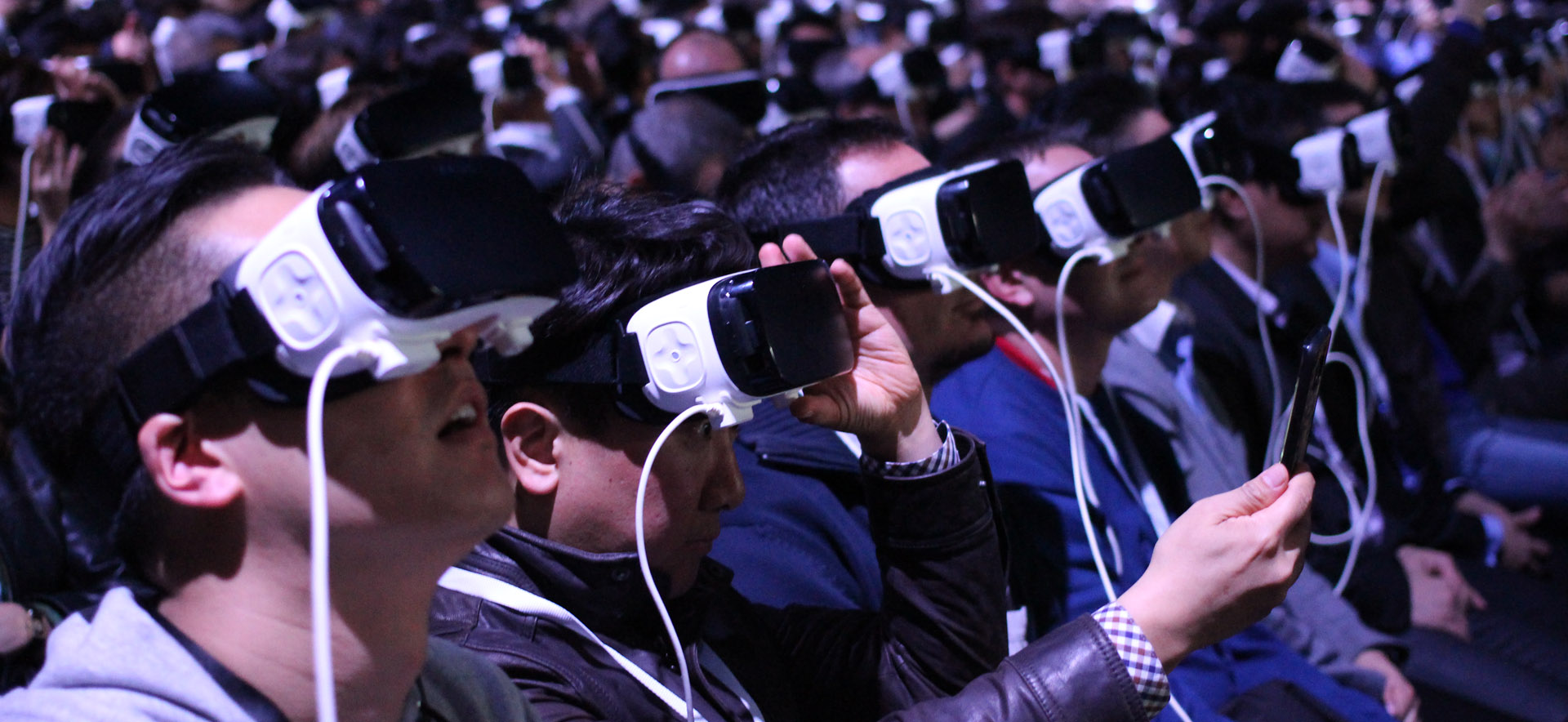 Samsung Virtual Reality Event, Photo [detail] by Maurizio Pesce from Milan, Italia [CC BY 2.0], via Wikimedia Commons