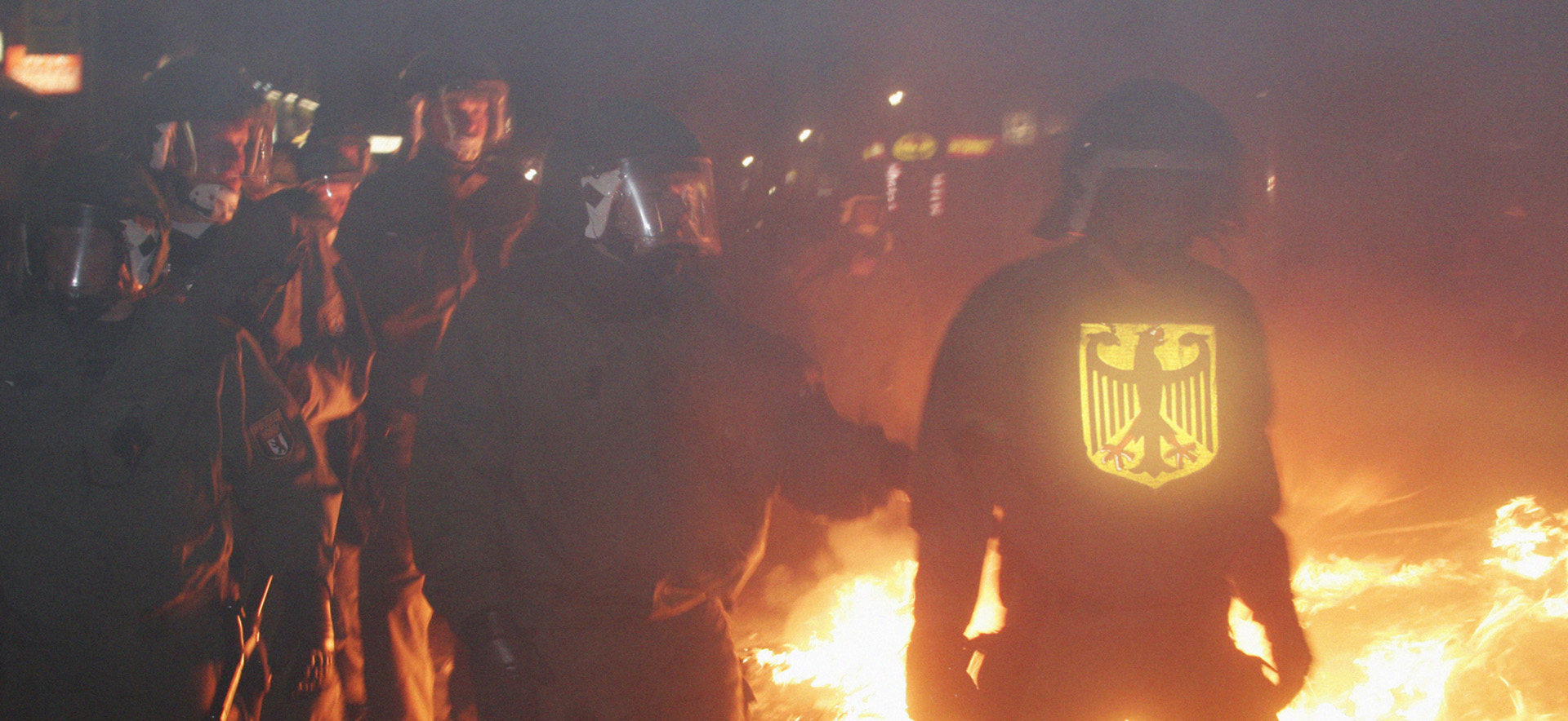 Julius von Bismarck, Fuguration #5 (May Day Riot Police), 2009 © Der Künstler, Courtesy alexander levy, Berlin; Sies + Höke, Düsseldorf