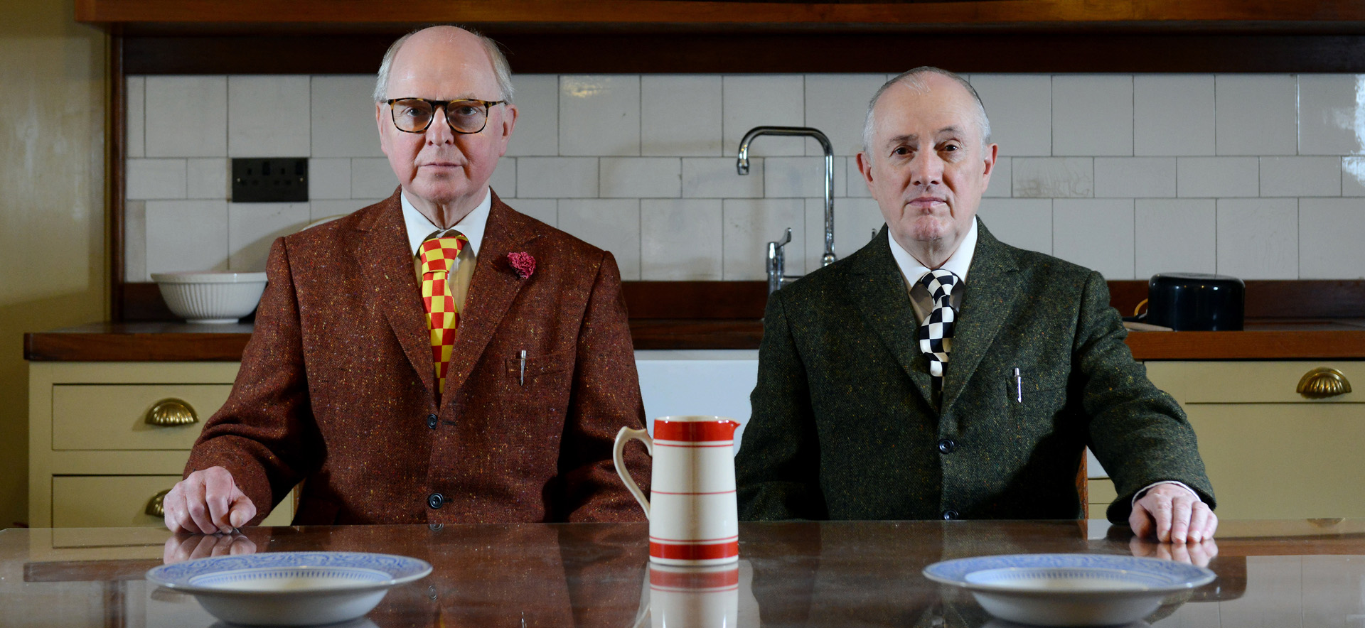 Gilbert & George in einer (nicht ihrer) Küche, Photo: Christian Sinibaldi