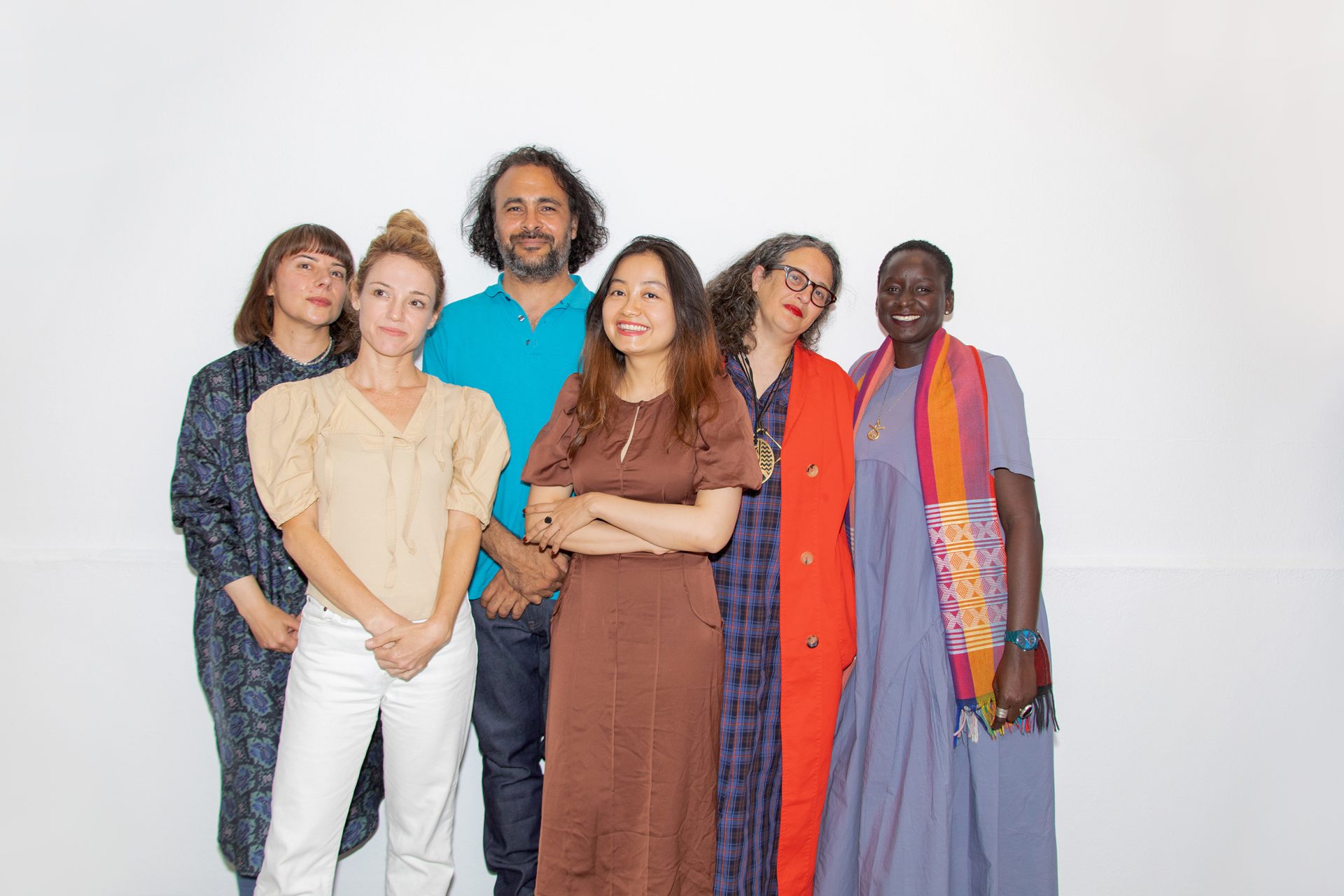 Kurator und Artistic Team der 12. Berlin Biennale (v.l.n.r. Ana Teixeira Pinto, Noam Segal, Kader Attia, Đỗ Tường Linh, Rasha Salti, Marie Helene Pereira) Foto: Silke Briel