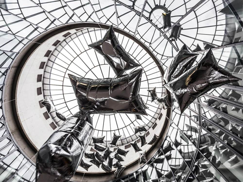 Andy Warhol, Silver Clouds (Silberwolken), Rotunde der SCHIRN